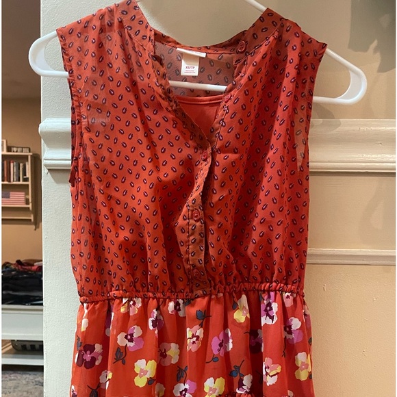 XS adorable dress! Looks like new! - Picture 2 of 4